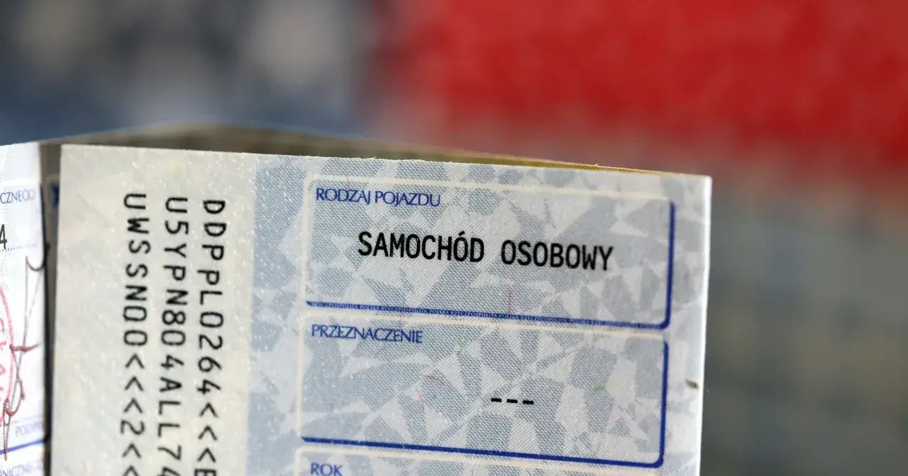 Dowód rejestracyjny samochodu osobowego. Pytanie: czy płaci się jeśli auto nie przejdzie przeglądu?