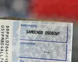 Dowód rejestracyjny samochodu osobowego. Pytanie: czy płaci się jeśli auto nie przejdzie przeglądu?